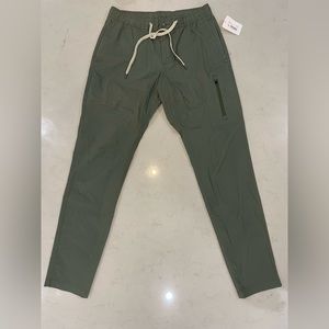 NWT Men’s Medium Vuori Ripstop Army Green Pants